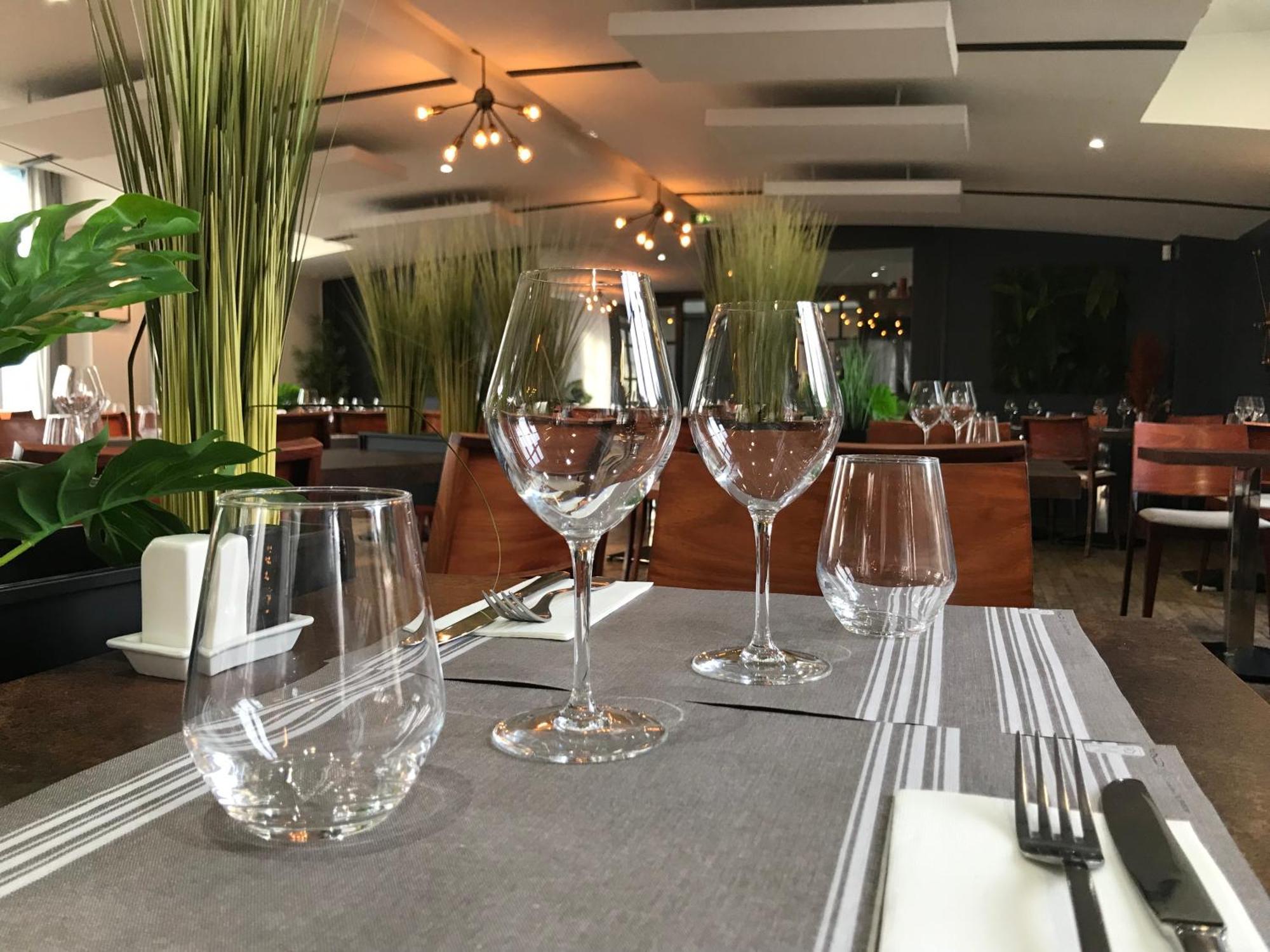 Logis Hotel & Restaurant - Les Bords De Seine La Roche-Guyon Luaran gambar