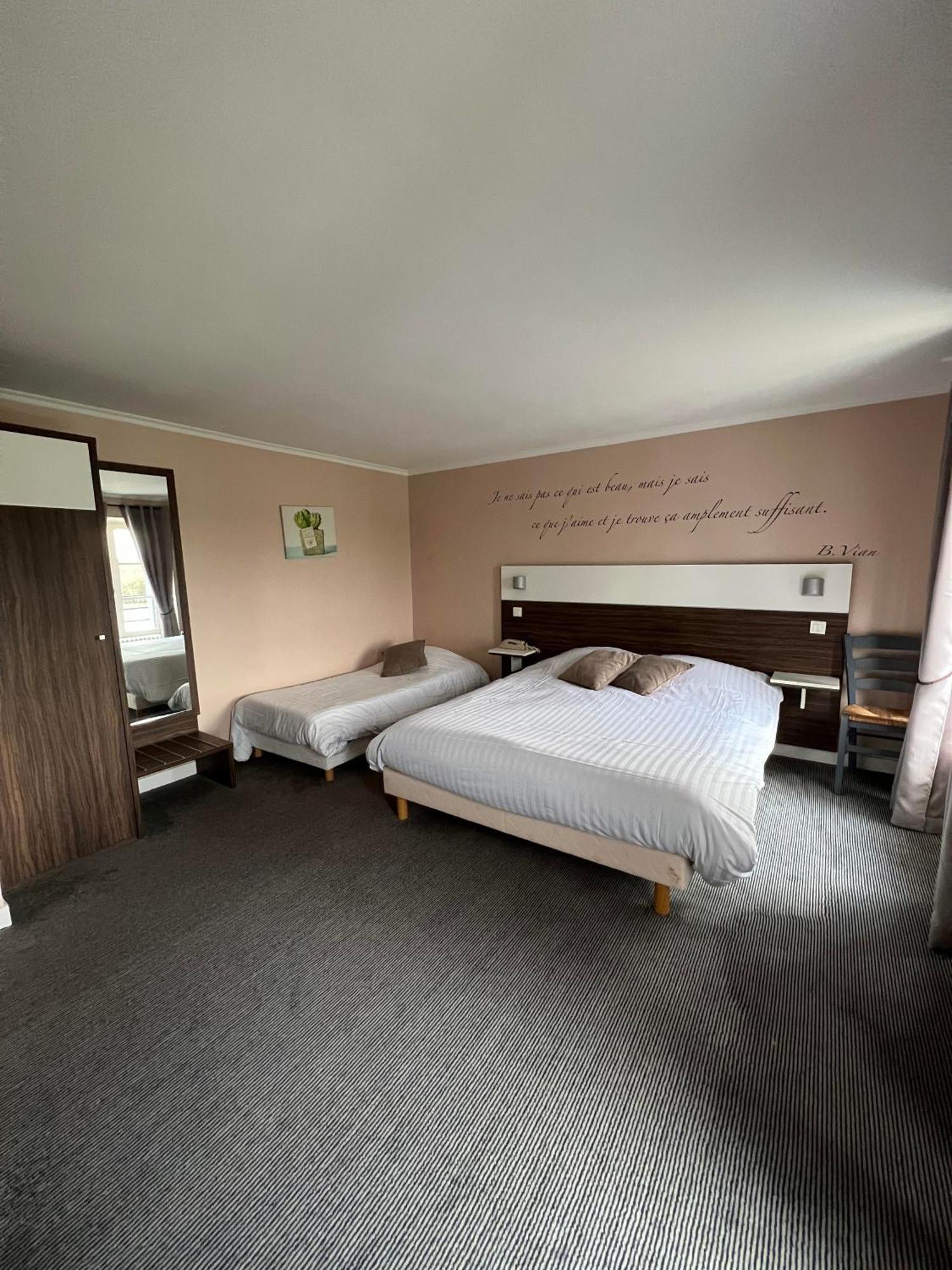 Logis Hotel & Restaurant - Les Bords De Seine La Roche-Guyon Luaran gambar