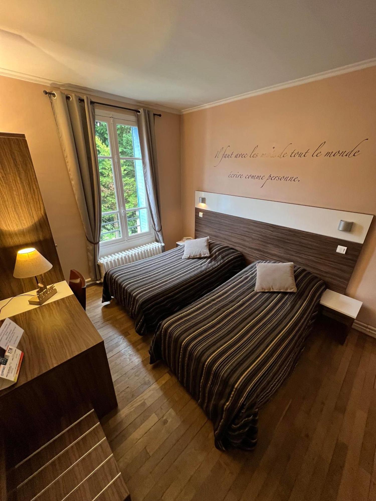 Logis Hotel & Restaurant - Les Bords De Seine La Roche-Guyon Luaran gambar
