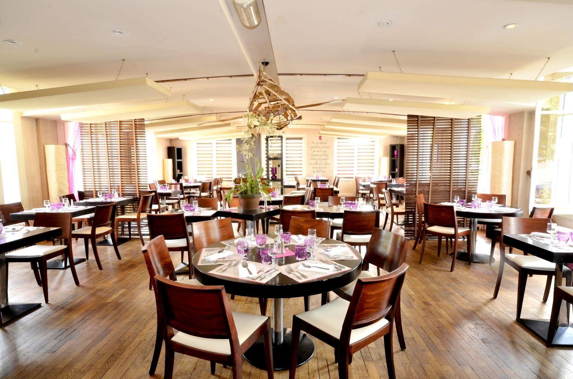 Logis Hotel & Restaurant - Les Bords De Seine La Roche-Guyon Luaran gambar